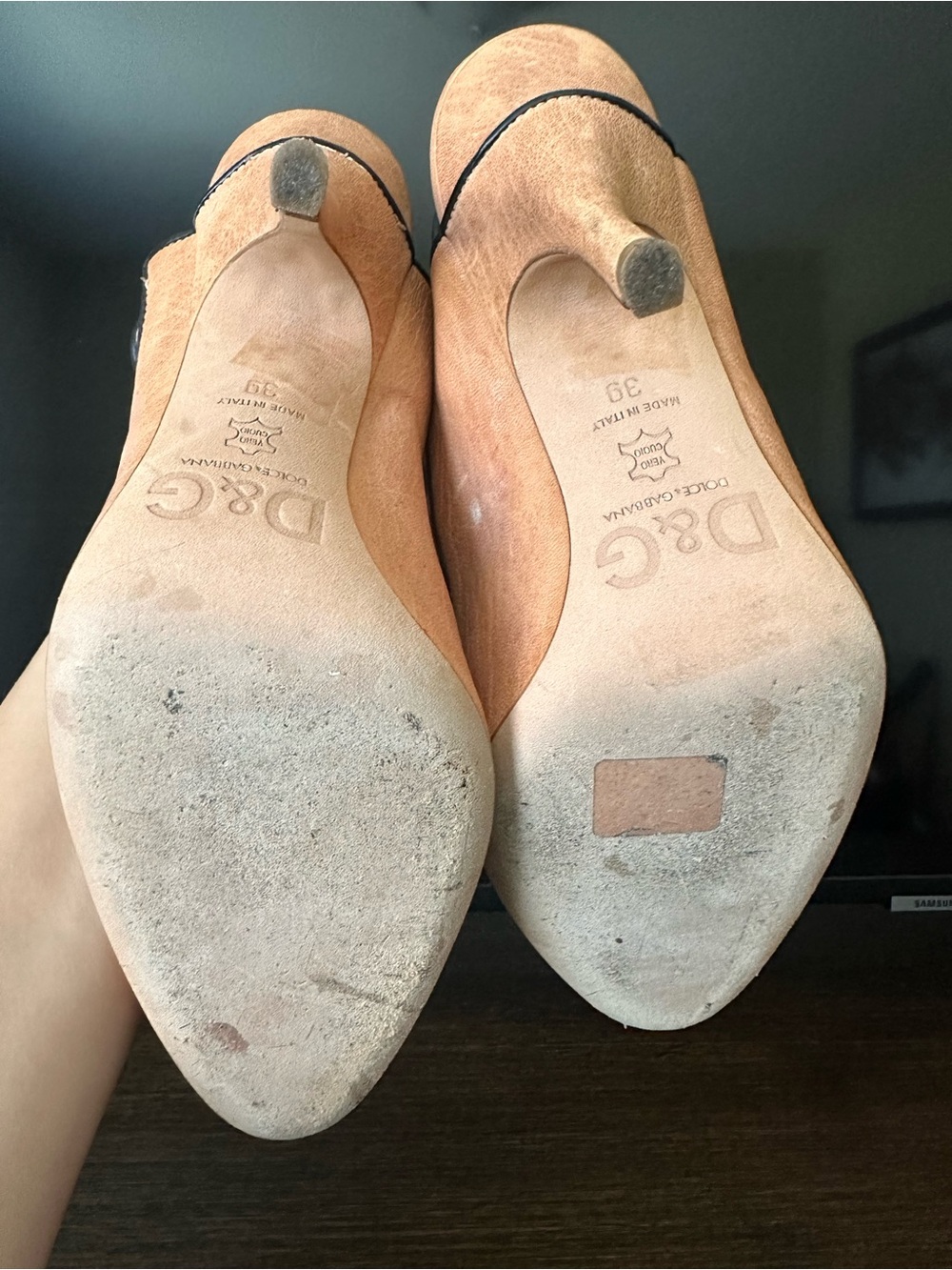 Dolce & Gabbana Peach and Black Slingback Pumps - Picture 8 of 9